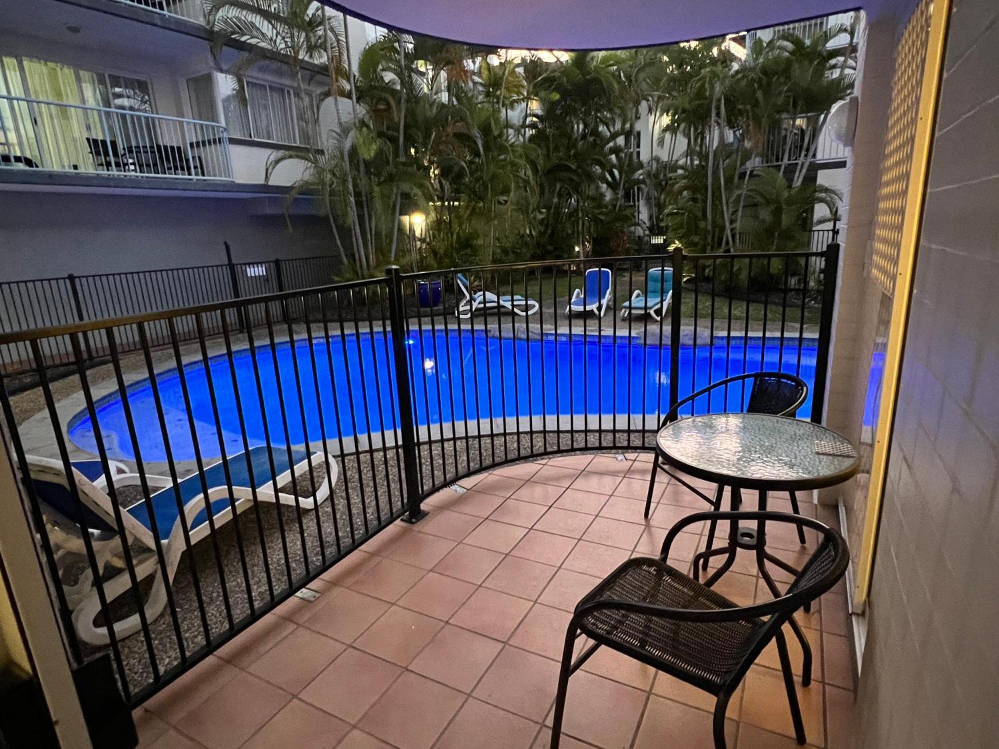 Side Escape Mooloolaba