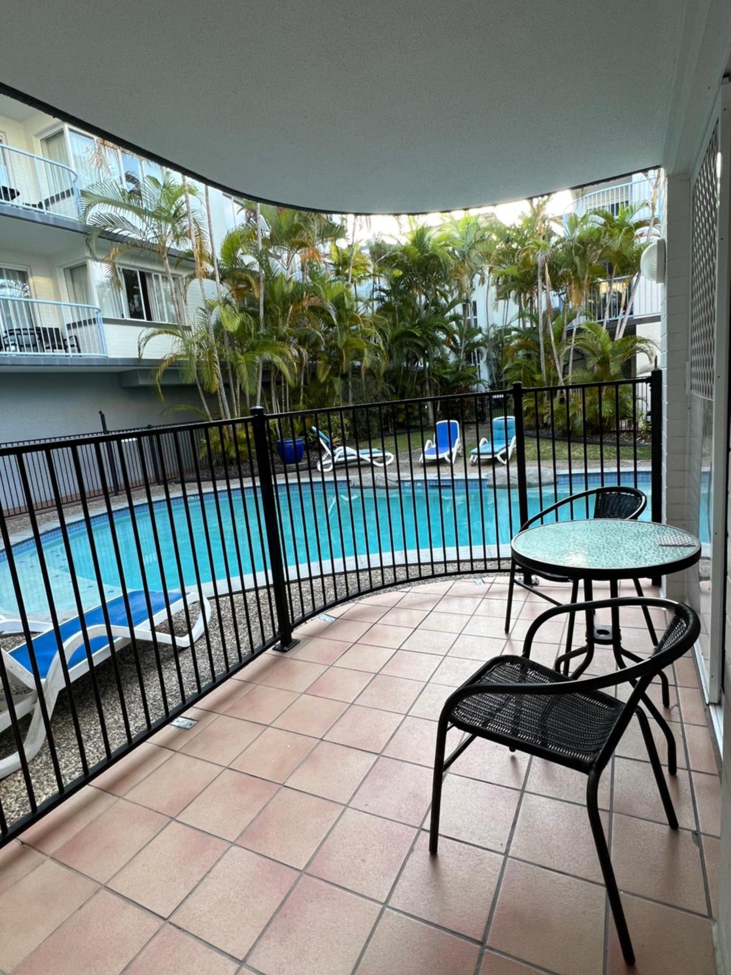 Side Escape Apartment *