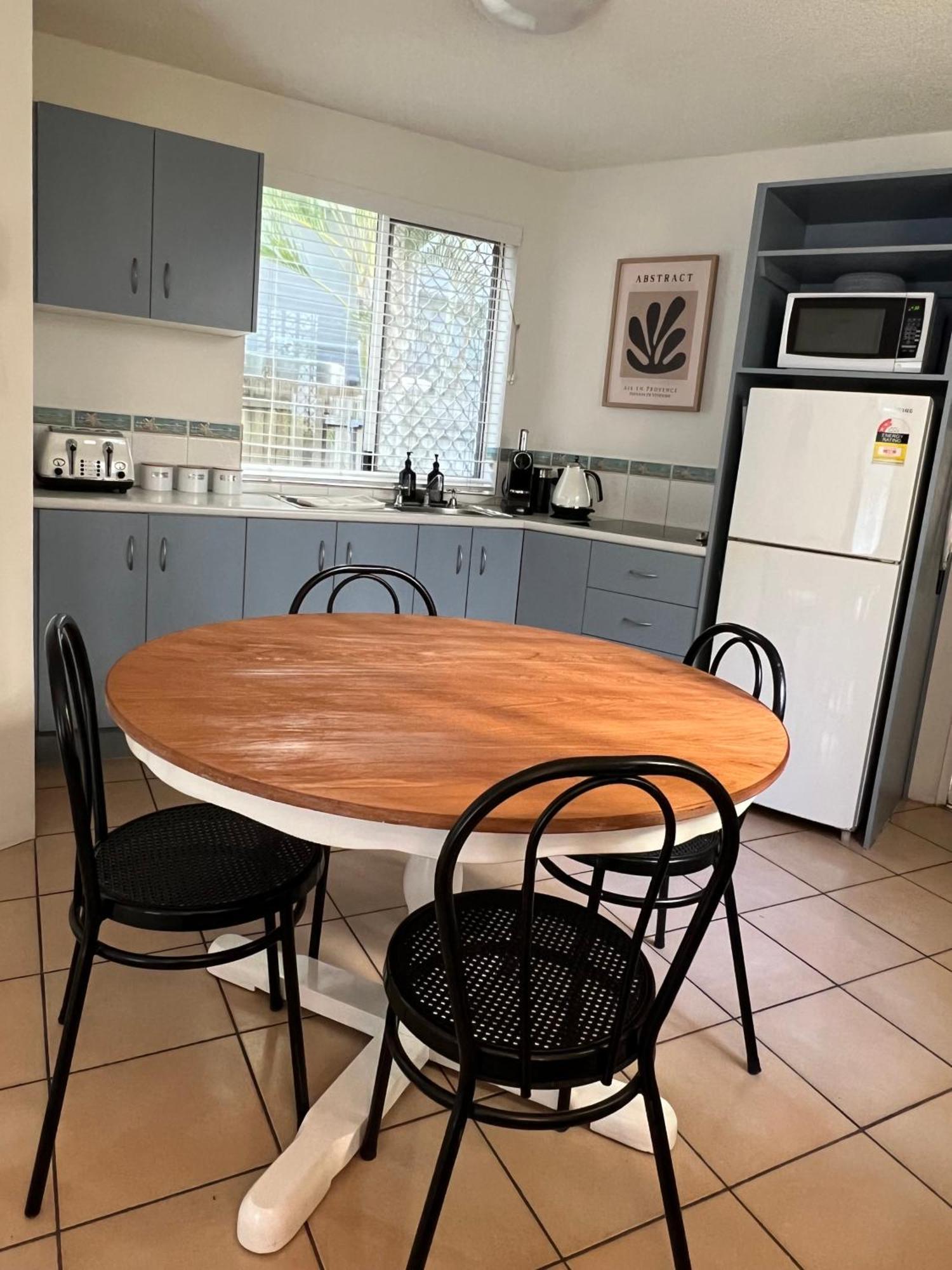 Apartment Side Escape Mooloolaba